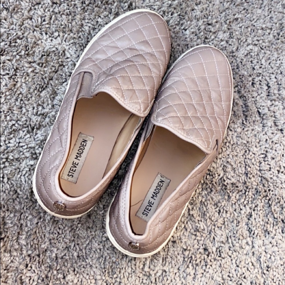 🌟 HOST PICK🌟 Steve Madden Taupe Pillowed Slide On Shoes
